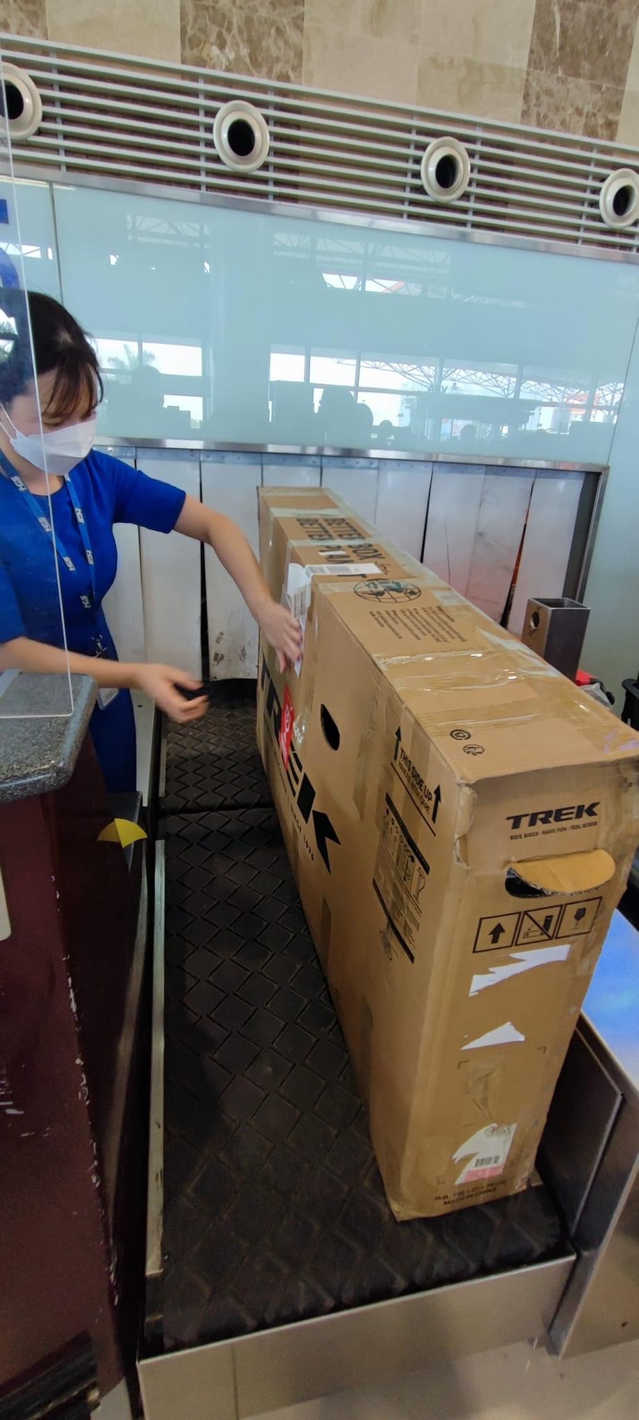 Mang xe đạp điện lên máy cất cánh đã đạt được ko Vua Xe Đạp #19 Mang xe đạp điện lên máy cất cánh đã đạt được ko Vua Xe Đạp
